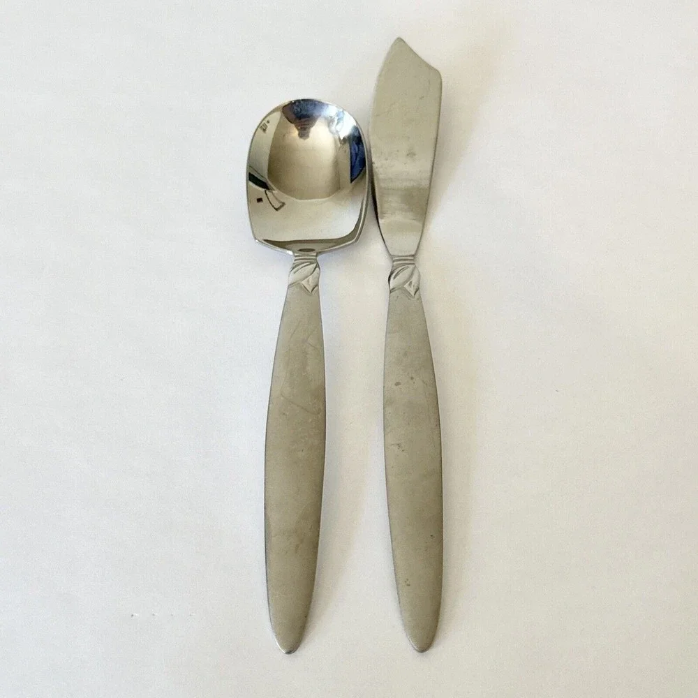 2 Pc Pfaltzgraff stainless 18/0 Laurel Frosted handle Butter Knife & Sugar Spoon